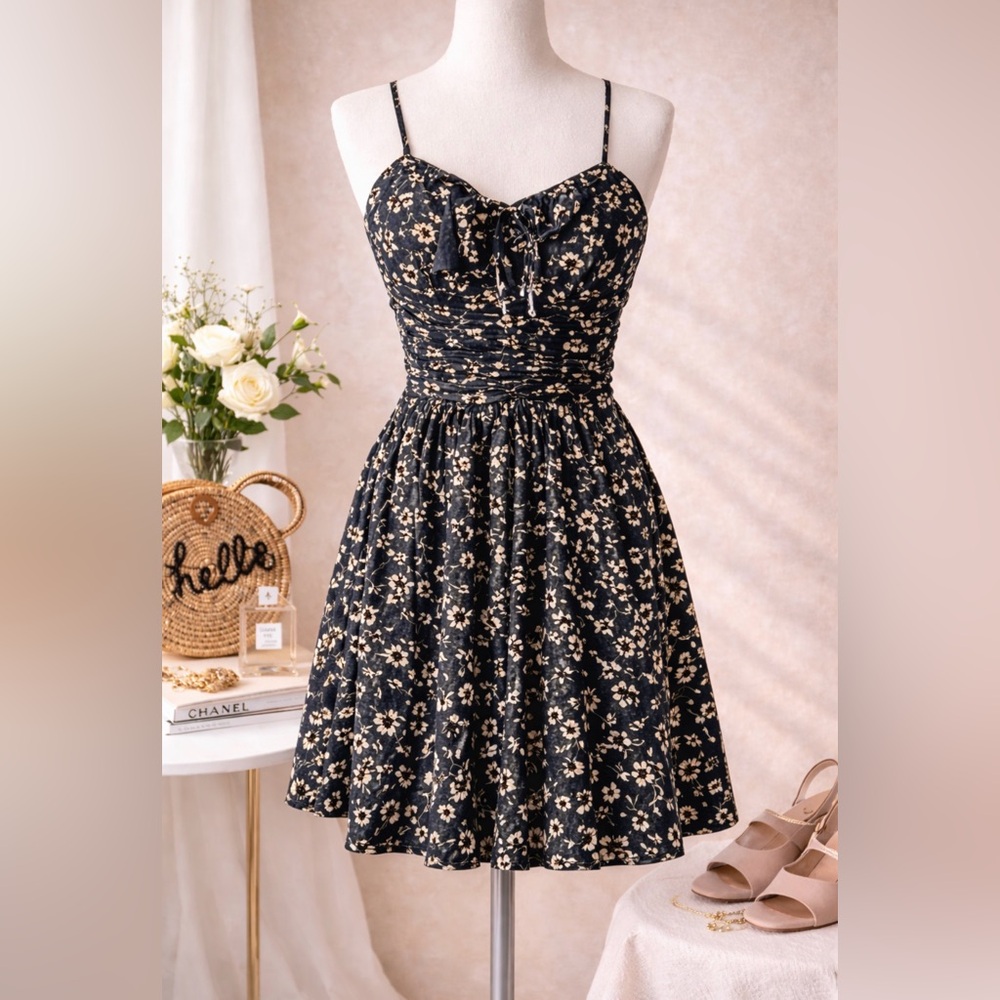 Black Floral Fit & Flare Spaghetti Strap Ruched Bust Mini Skater Dress Size XS